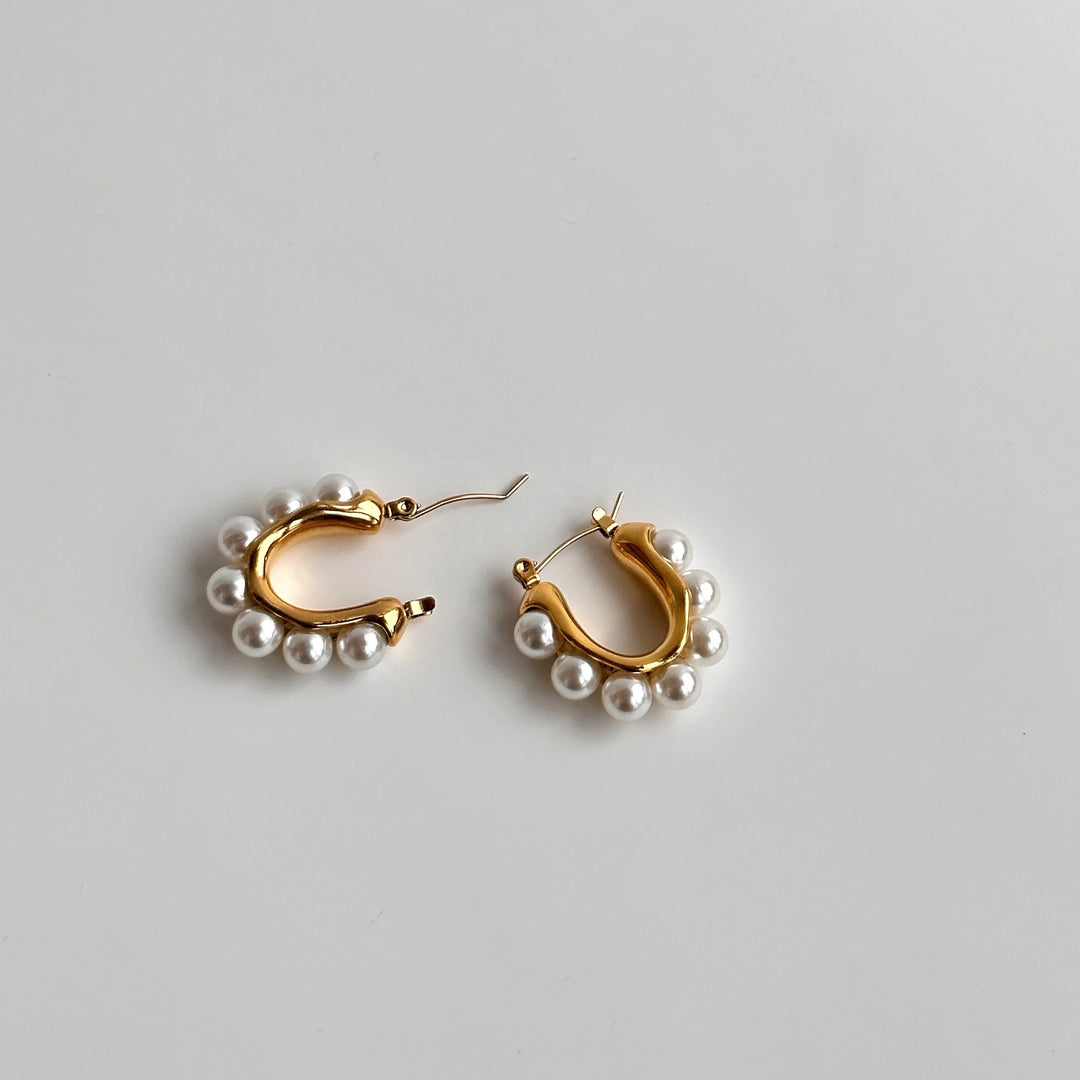 Akari Pearl Earrings