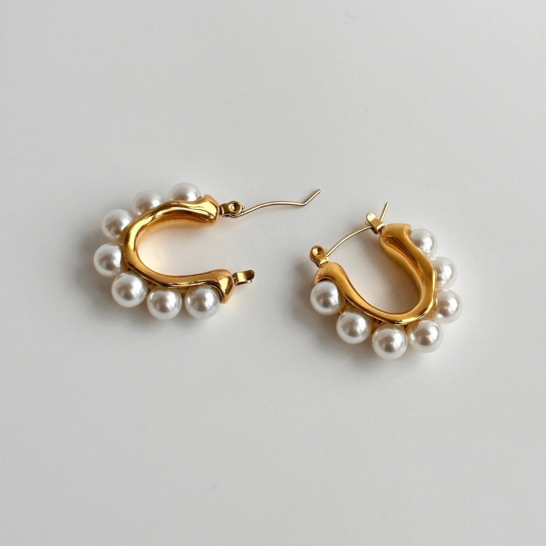 Akari Pearl Earrings