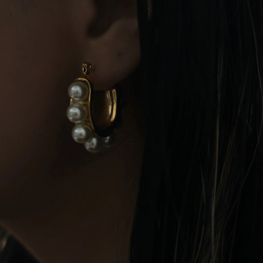 Akari Pearl Earrings