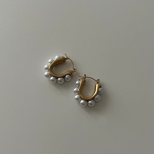 Akari Pearl Earrings