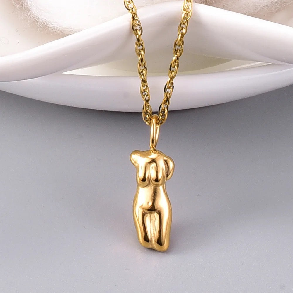 Moniece 18K Gold Filled Pendant Necklace