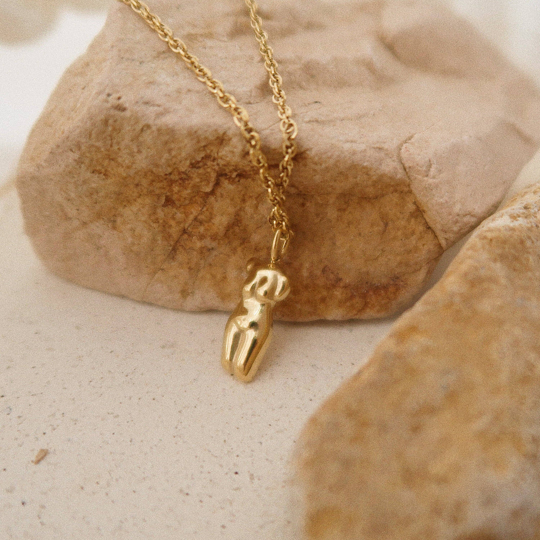 Moniece 18K Gold Filled Pendant Necklace